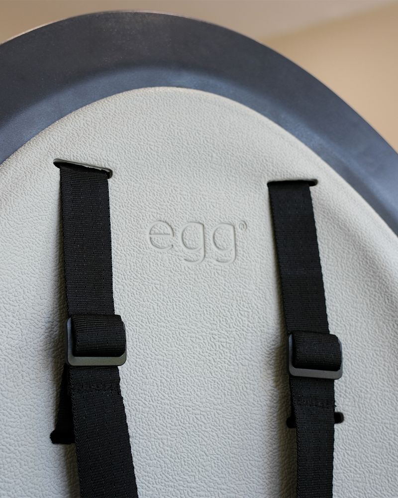 egg-highchair-lifestyle-3