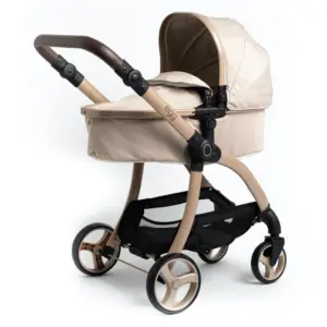 the egg® Dolls Pram - Feather shown in carrycot configuration